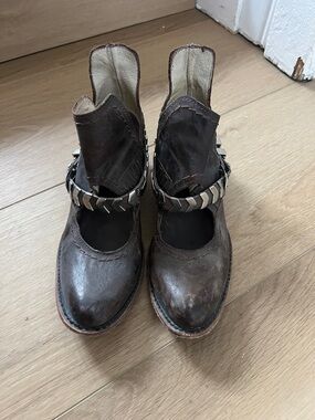 Freebird by Steven FB-blade olive size 7